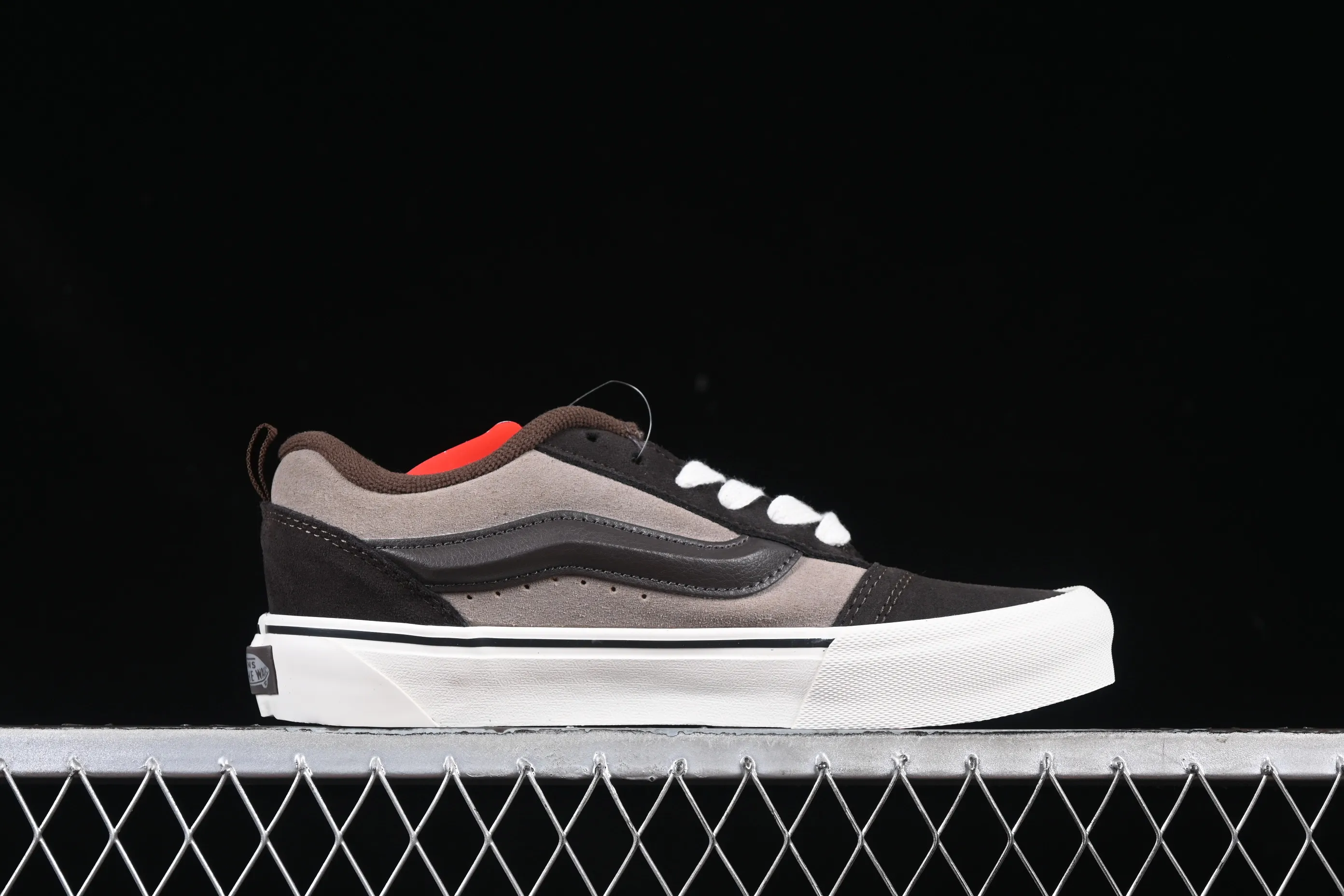 All categories Vans Vans series Vans Low Vans low-top Vans Knu Skool Vans low-top retro casual fat bread shoes VN0009QC2LN